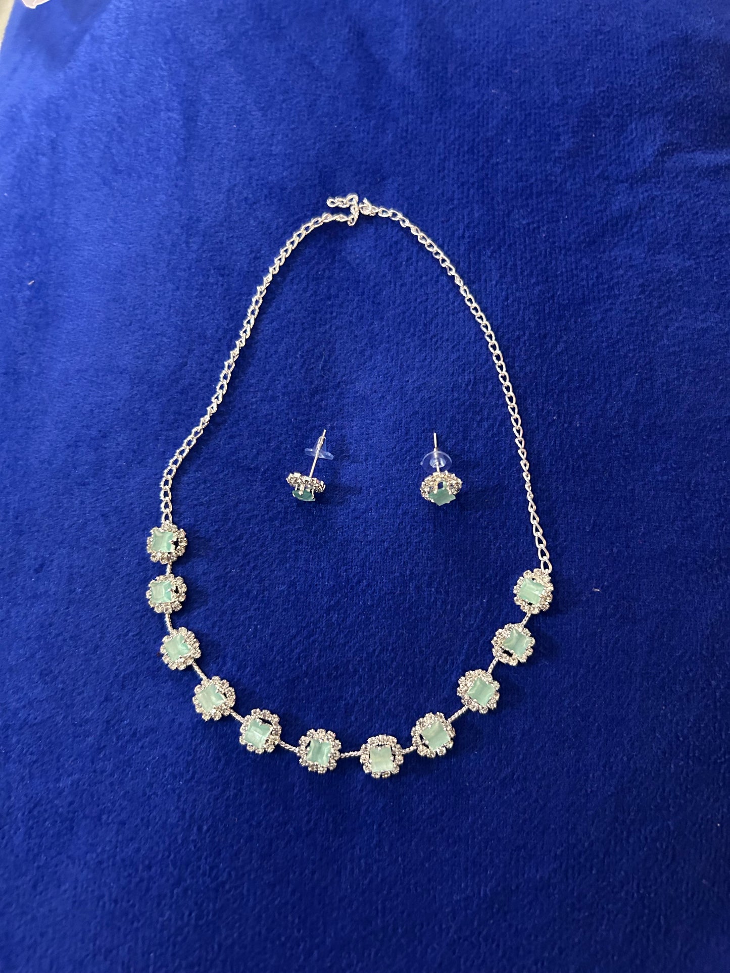 Radiant Round Necklace Set - Green