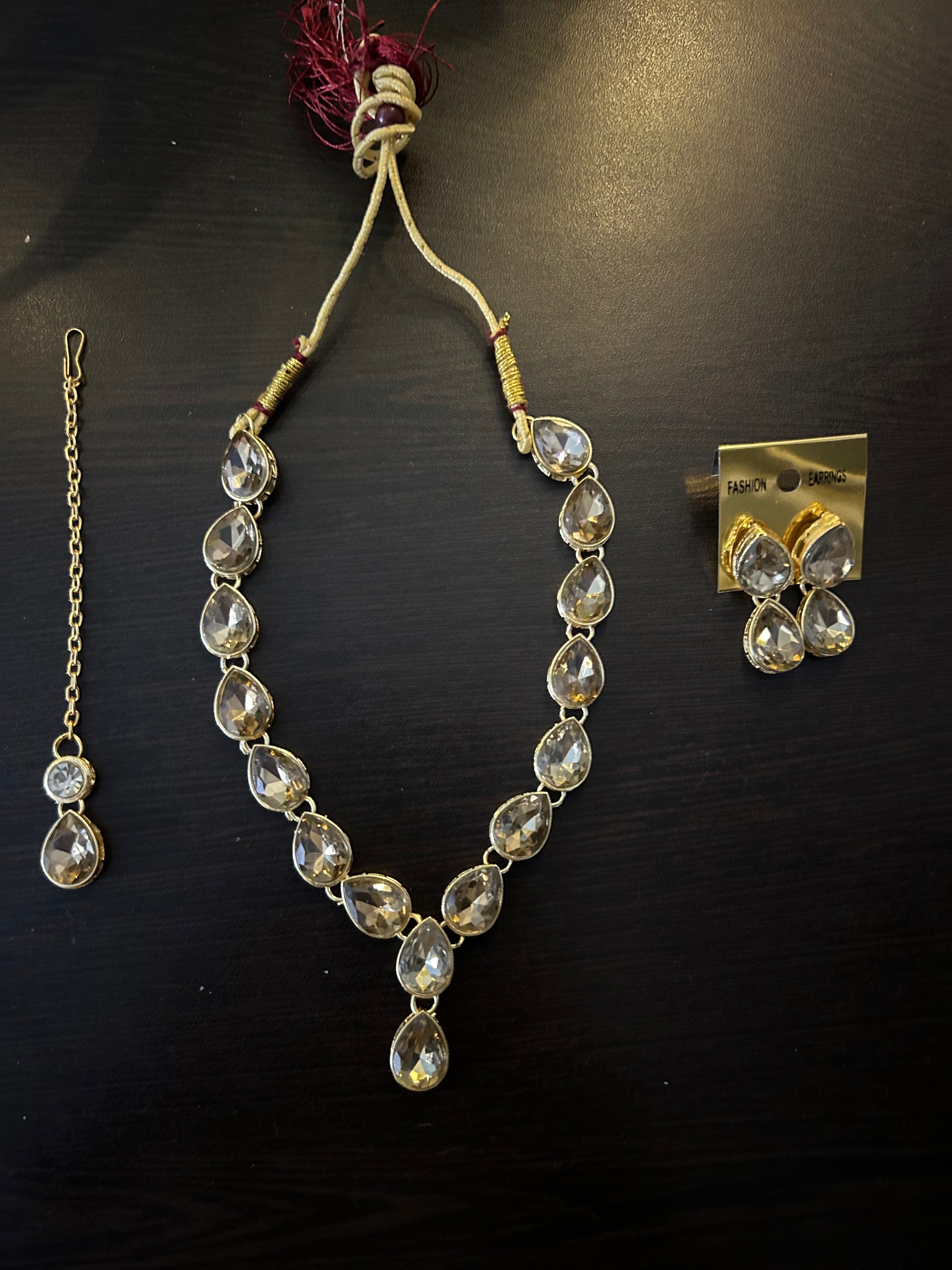 Ethnic Necklace Set - Golden