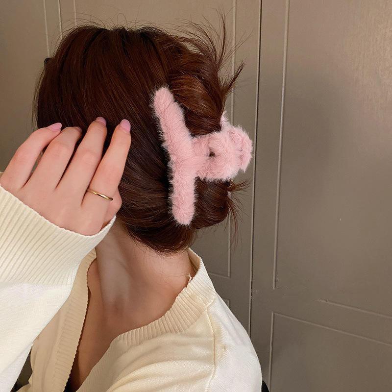 Fur Claw Clip - Pink