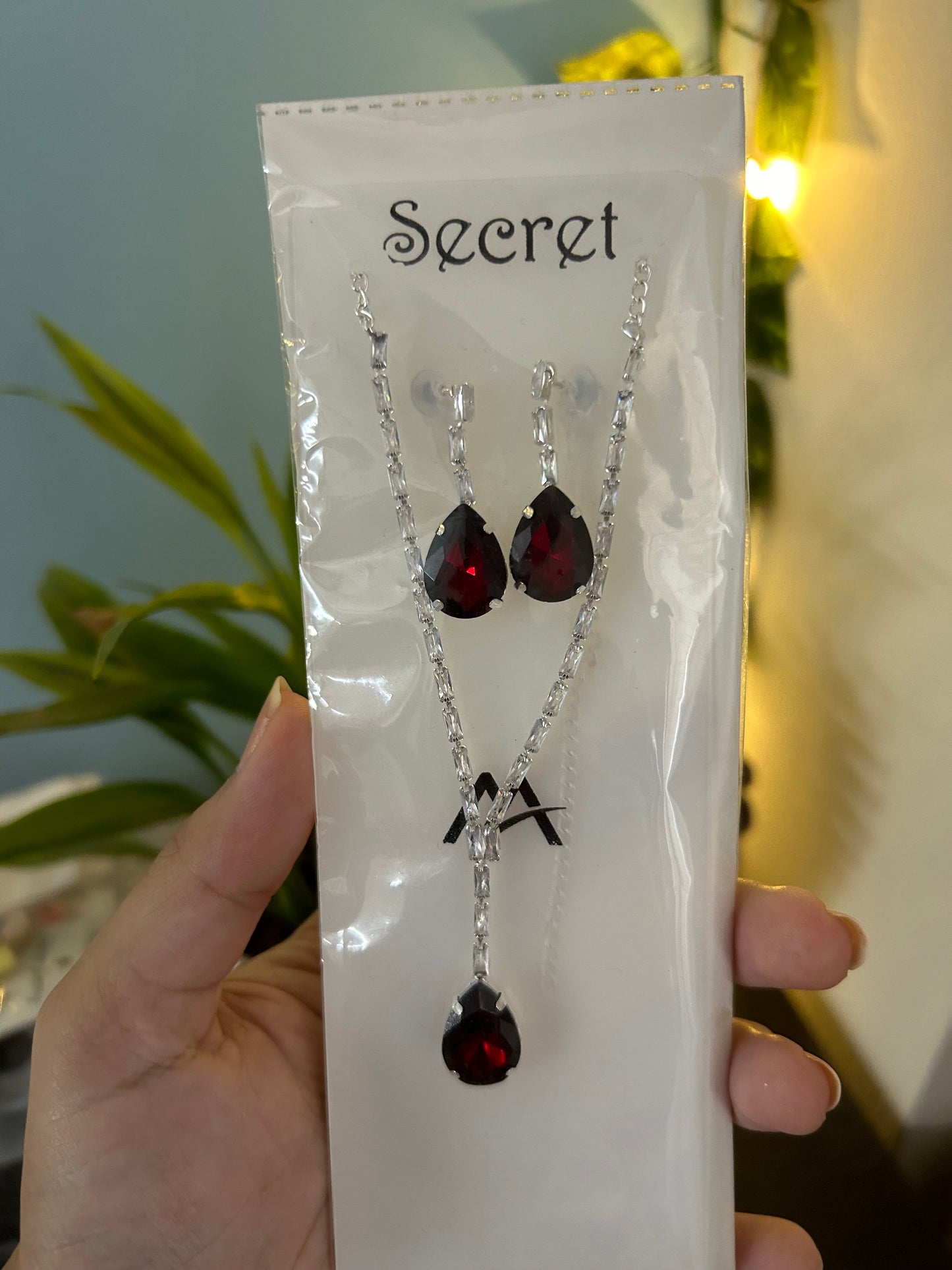 Drop Necklace Set - Red