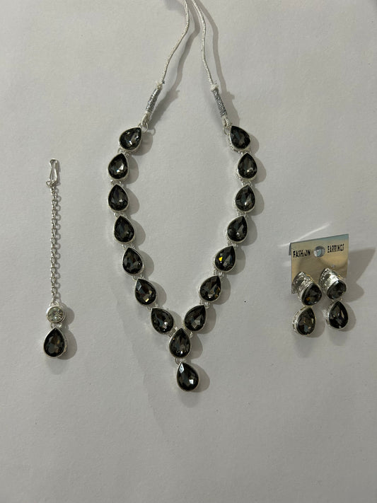 Ethnic Necklace Set - Grey