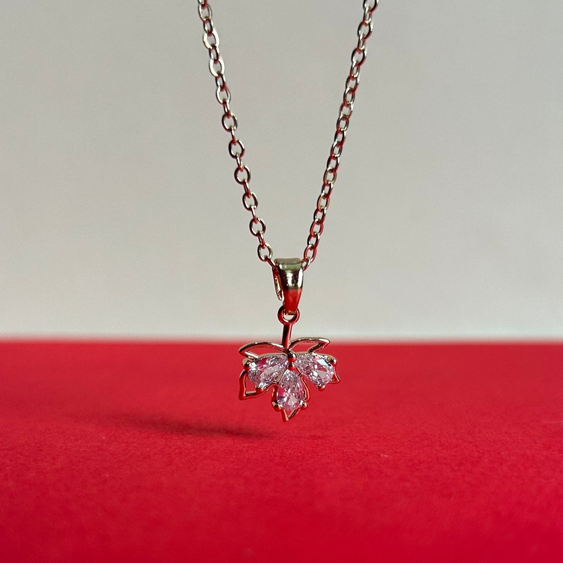 Korean 3 leaves Pendant Set