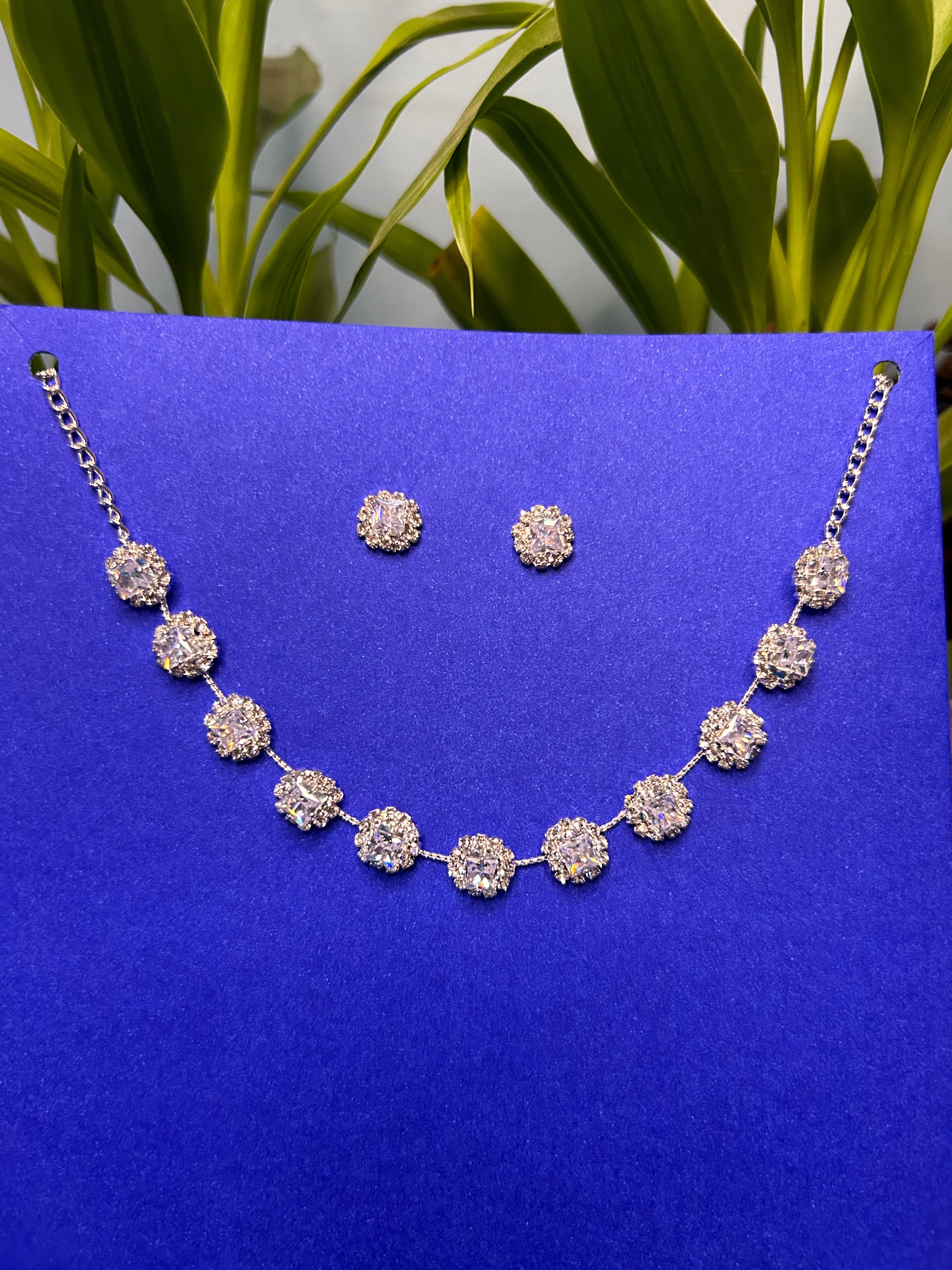 Radiant Round Necklace Set - Silver